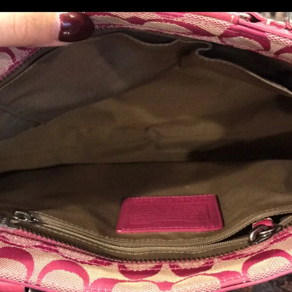 Coach Pink Shoulder Bag - Picture 3 of 4